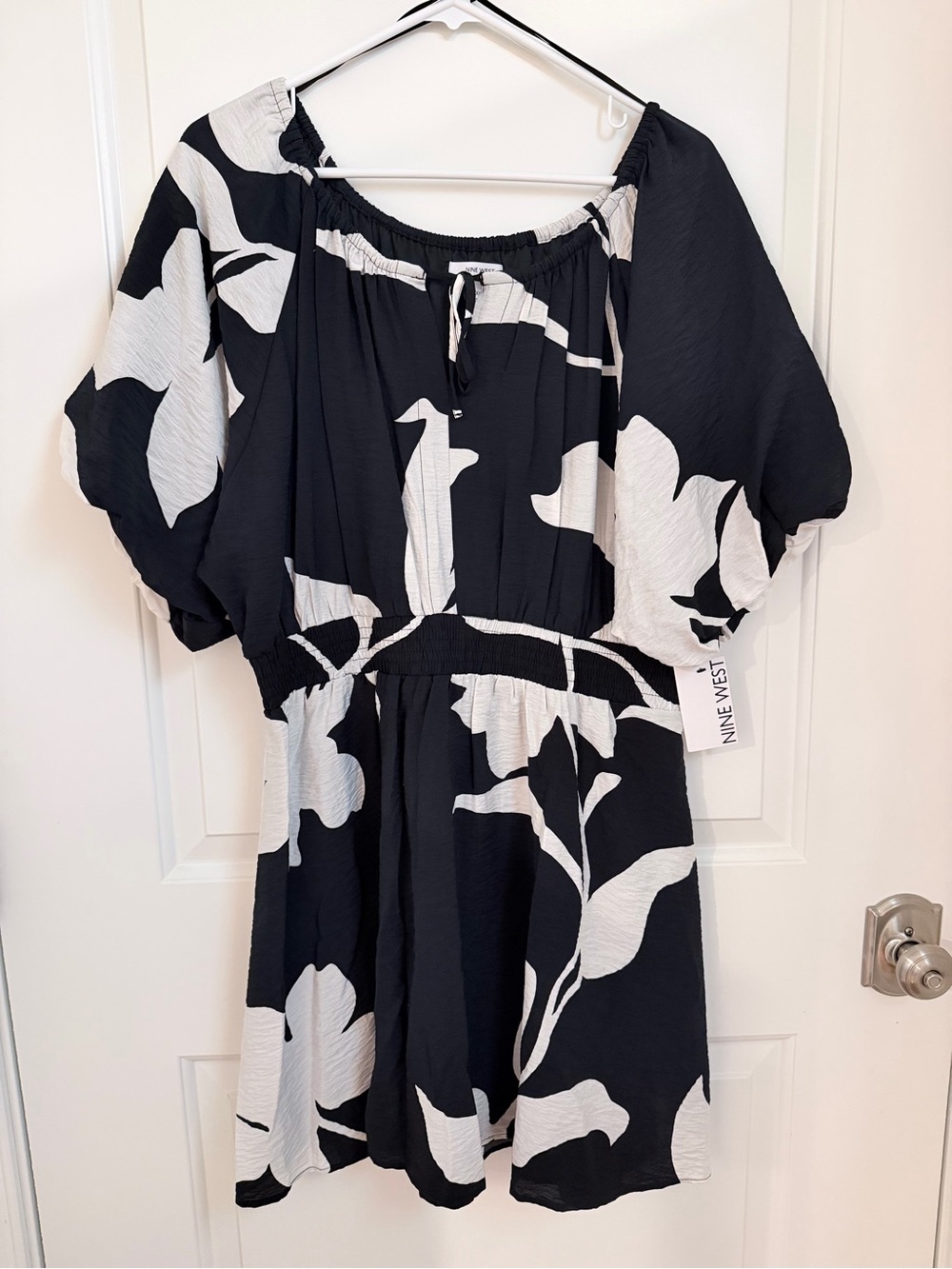 Nine West Black & White Floral Puff-Sleeve Mini Dress